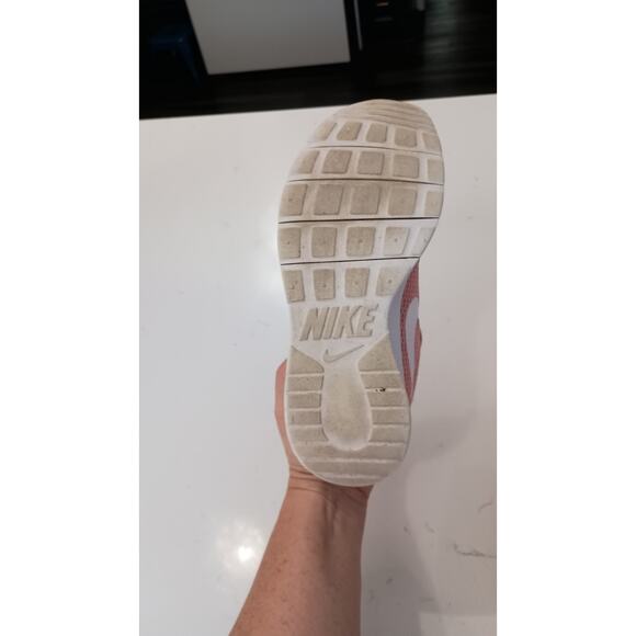 Nike Tijuan  pink and white mesh athletic running sneaker Sz 6.5 Y-8 W - Picture 8 of 8